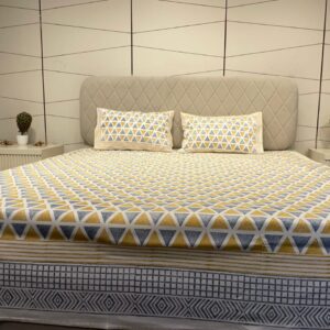 Triangles Prints Cotton Bedsheet-Aaroha Living