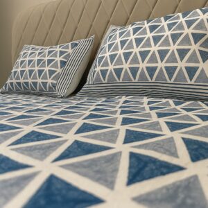Triangles Prints Cotton Bedsheet-Aaroha Living